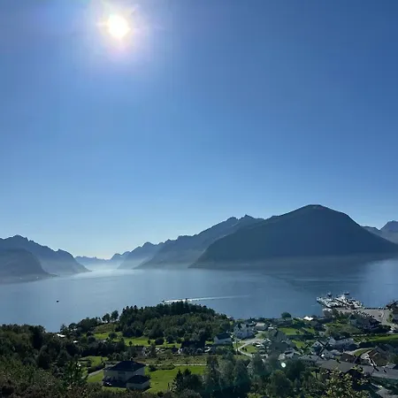 Fjord-view Sula - Alesund 20min Apartman