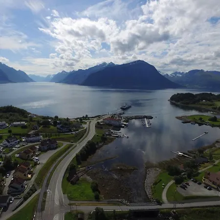 Fjord-view Sula - Alesund 20min Apartman *